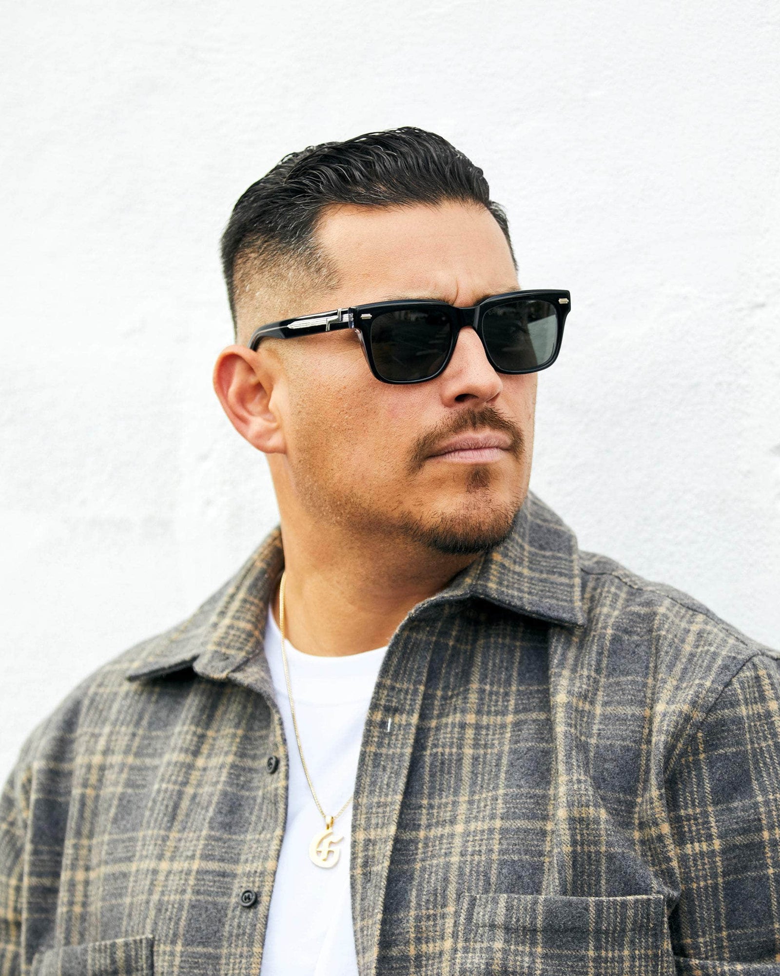 Wolf’s Head Styling Gel Pomade in Use with Sunglasses – Strong Hold, High Shine Premium Water Based Hair Product