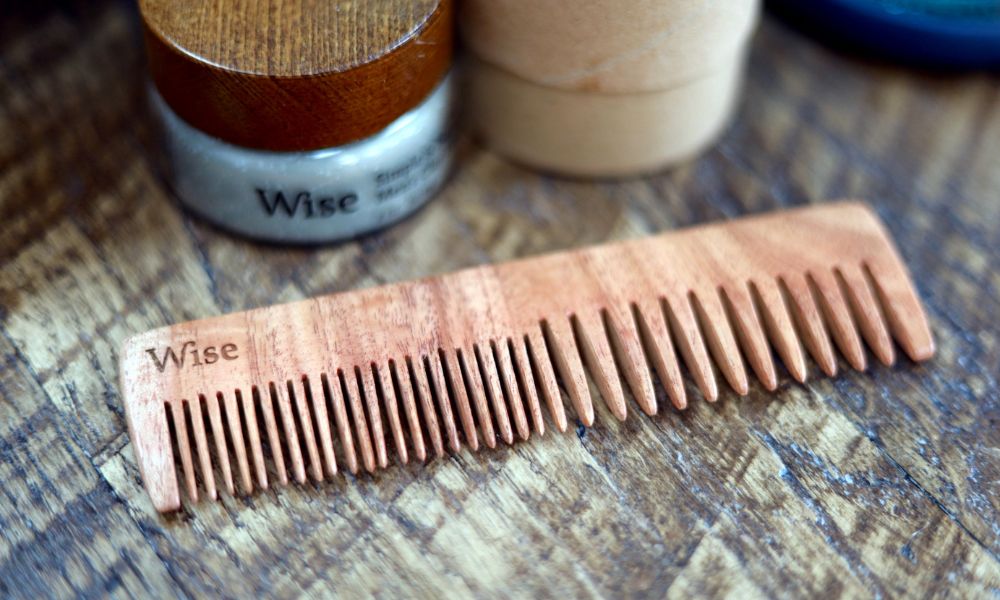 Combs vs. Hairbrushes for Men: Is There a Difference?