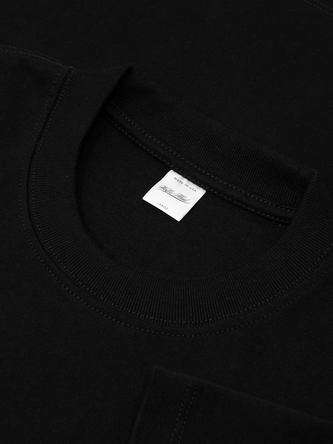 1 inch ribbed cotton collar on the Wolf&